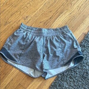 Women Athletic Shorts Lululemon Hotty Hot Low-Rise Lined Short 2.5” Heather Grey